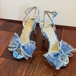 Elegant Blue Floral Women's Heels